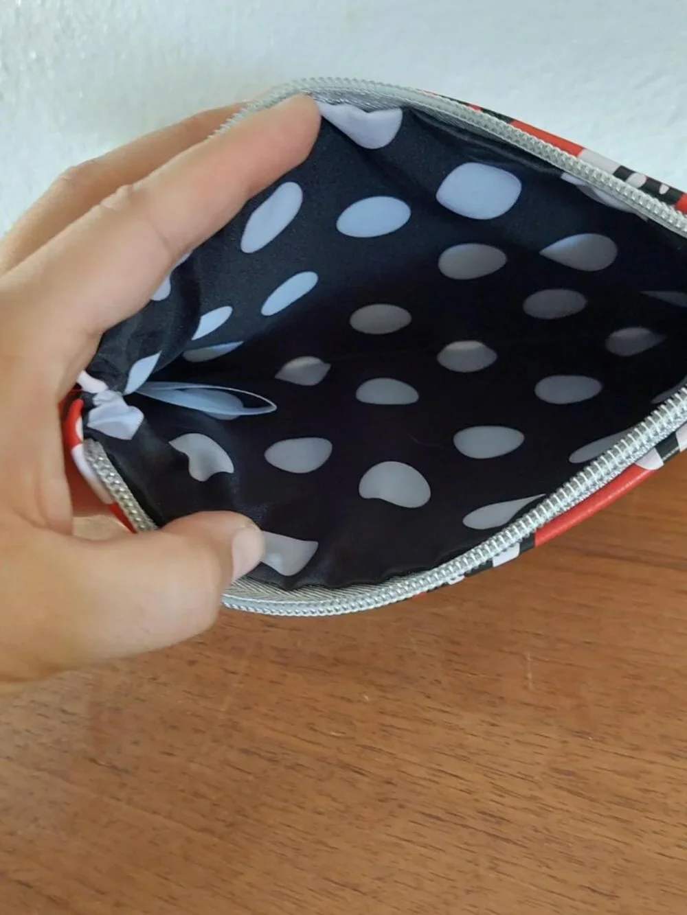 Disney Minnie Mouse red makeup bag #disney #makeupbag #cosmeticbag